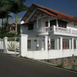 Dijual Rumah Villa Di Cipanas (Dipinggir Jalan raya ke Cibodas)