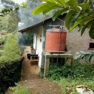 Dijual tanah dan bangunan serta kolam
