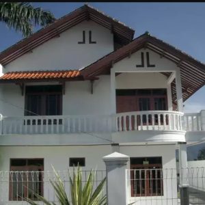 Dijual Rumah Villa Di Cipanas (Dipinggir Jalan raya ke Cibodas)