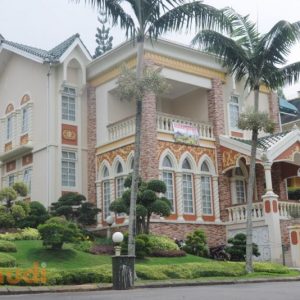 Villa 7KT Mewah Full Furnished di Kota Bunga Cipanas