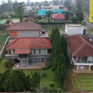 Dijual Villa Sangat Terawat di Villa Bukit Danau Puncak