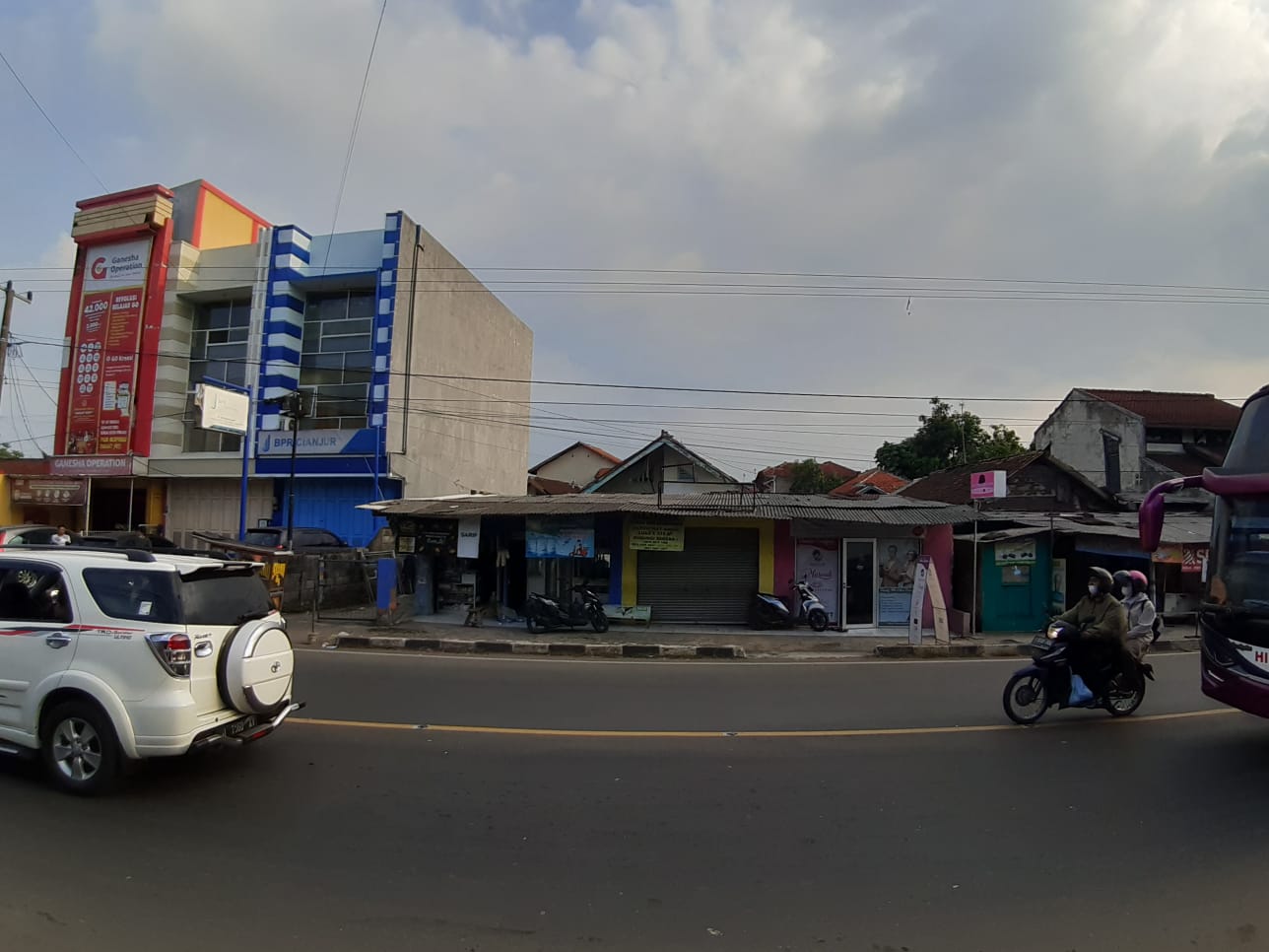 Jual tanah dan bangunan di Ciranjang Pinggir Jalan Raya Bandung Kabupaten Cianjur