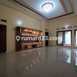 Jual rumah siap huni di Jalan Gatot Mangkupraja Kabupaten Cianjur