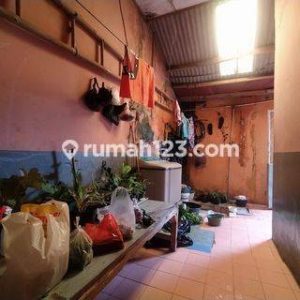 Jual rumah strategis di Jalan Caringin Kabupaten Cianjur