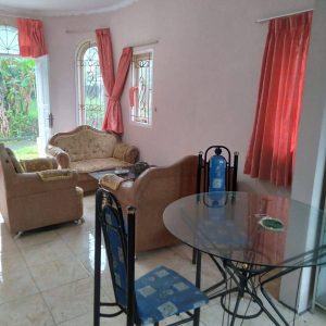 Jual villa nyaman strategis di Jalan Hanjawar Cipanas Kabupaten Cianjur