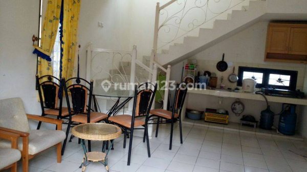 Jual villa 2 lantai nyaman di Kota Bunga Puncak Cipanas Kabupaten Cianjur