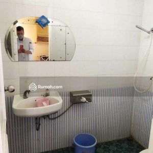 Dijual Villa Halaman Luas di Kota Bunga Cipanas, Cianjur