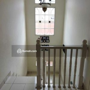 Dijual Villa Halaman Luas di Kota Bunga Cipanas, Cianjur