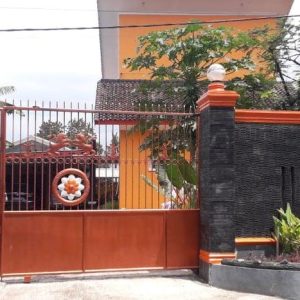 Dijual Rumah plus Kolam Ikan di Karangtengah