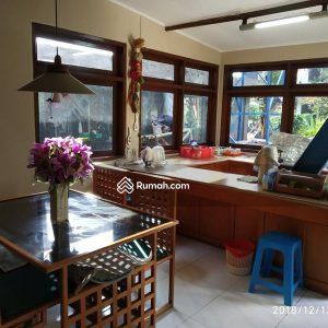 Dijual Villa Asri 2 Lantai di Cipanas