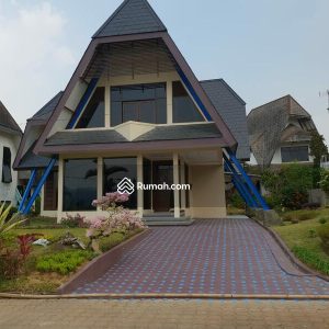 Dijual Villa Asri 2 Lantai di Cipanas