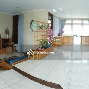 Dijual Villa Asri 2 Lantai di Cipanas