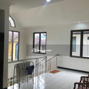 Dijual Villa Siap Huni Baru Renov di Sunkist Puncak Cipanas