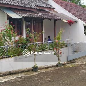 Dijual Tanah Bonus Bangunan Rumah di Pacet