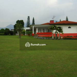 Dijual Villa Cantik, Luas dan Asri di Cipanas