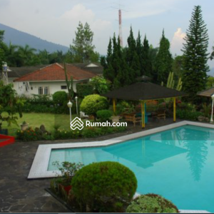 Dijual Villa Cantik, Luas dan Asri di Cipanas