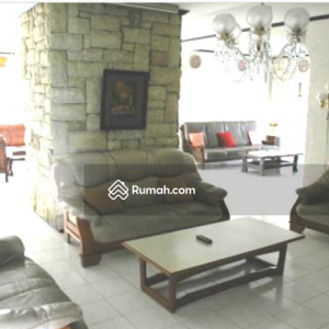 Dijual Villa Cantik, Luas dan Asri di Cipanas