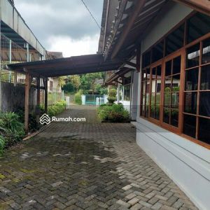 Dijual Villa di Jl. Hanjawar Cipanas, Cianjur