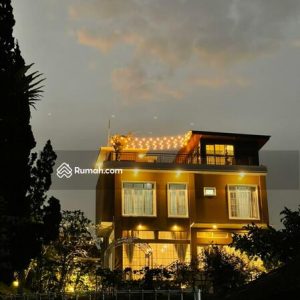 Dijual Villa Cantik, Indah dan Mewah di Cipanas