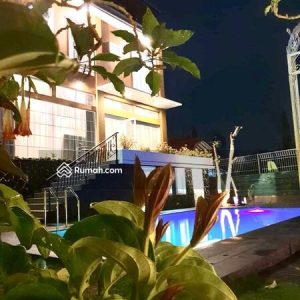 Dijual Villa Cantik, Indah dan Mewah di Cipanas