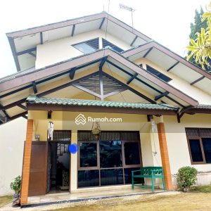 Dijual Villa Terawat Luas di Cipanas, Cianjur