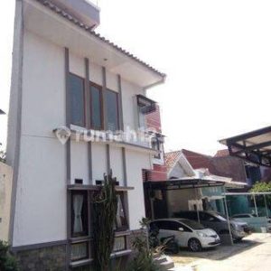 Dijual Rumah 2 Lantai Minimalis di Karangtengah