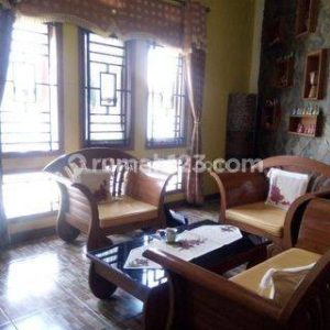 Dijual Rumah 2 Lantai Minimalis di Karangtengah