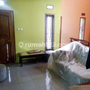 Dijual Rumah 2 Lantai Minimalis di Karangtengah