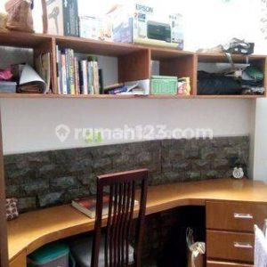 Dijual Rumah 2 Lantai Minimalis di Karangtengah