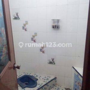 Dijual Rumah 2 Lantai Minimalis di Karangtengah