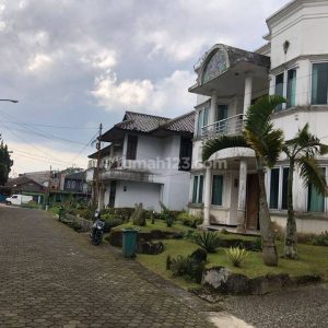 Dijual Villa Mewah Strategis di Cipanas