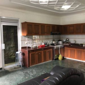 Dijual Villa Mewah Strategis di Cipanas