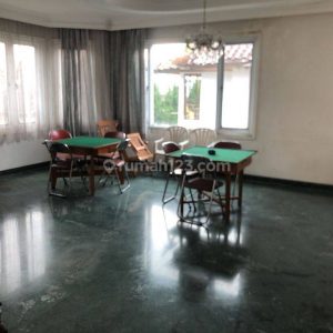 Dijual Villa Mewah Strategis di Cipanas