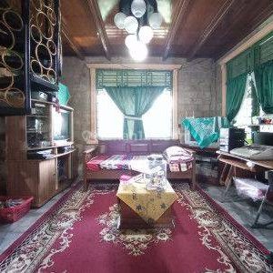 Dijual Rumah dan Tempat Usaha di Cianjur Kota
