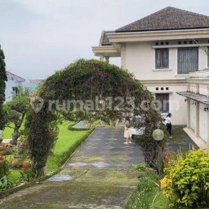 Dijual Villa di Puncak Cipanas