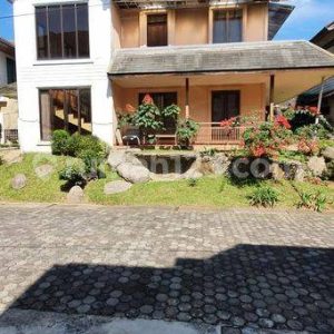 Dijual Villa Siap Huni 2 Lantai di Pacet