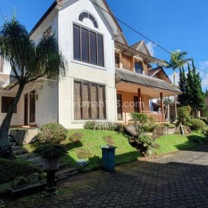 Dijual Villa Siap Huni 2 Lantai di Pacet