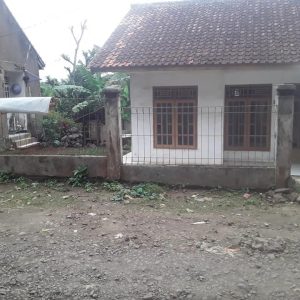 Dijual Rumah plus Warung pinggir Jalan di Cibeber