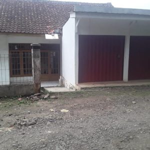 Dijual Rumah plus Warung pinggir Jalan di Cibeber