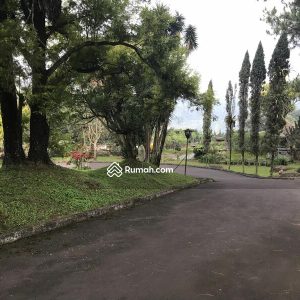 Dijual Villa Luas di Ciherang Pacet