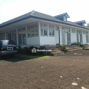 Dijual Tanah Beserta Bangunan Villa di Cipanas