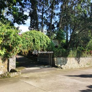 Dijual Villa Luas Hitung Tanah Saja di Area Coolibah, Cipanas