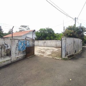 Dijual Rumah dan Ruang Usaha Luas untuk Gudang Beras Sukaluyu