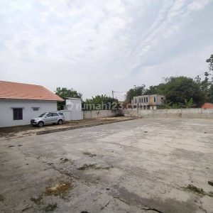 Dijual Rumah dan Ruang Usaha Luas untuk Gudang Beras Sukaluyu