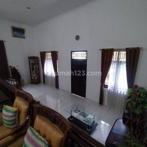 Dijual Rumah dan Ruang Usaha Luas untuk Gudang Beras Sukaluyu