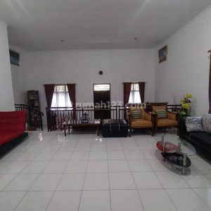 Dijual Rumah dan Ruang Usaha Luas untuk Gudang Beras Sukaluyu