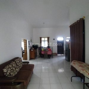 Dijual Rumah dan Ruang Usaha Luas untuk Gudang Beras Sukaluyu