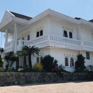 Dijual Villa Mewah Luas di Cipanas