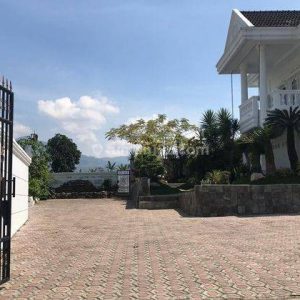 Dijual Villa Mewah Luas di Cipanas