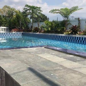 Dijual Villa Mewah Luas di Cipanas